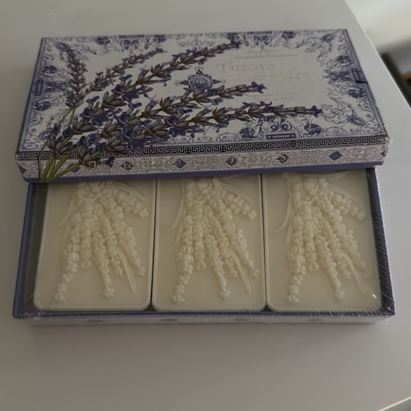 Florentine Tuscan Lavender Soaps NIB Set of 3 Saponificio Artigianale Fiorentino - Picture 2 of 13